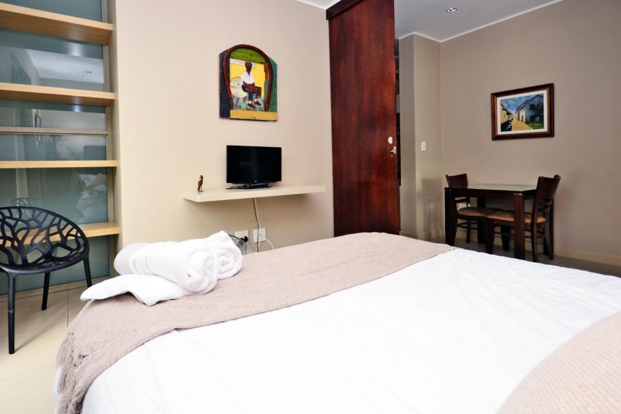 To Let 2 Bedroom Property for Rent in Sea Point Western Cape